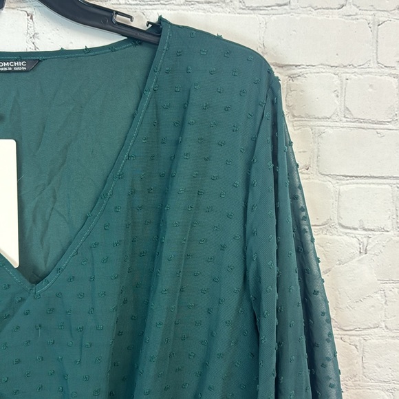 BloomChic Green Clip Dot Long Sleeve V Neck Dress With Pockets Plus Size 2X - Picture 3 of 8